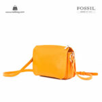 کیف رودوشی زنانه کد TB-6124 برند فسیل رنگ زرد از پشت ( fossil tb-6124 )