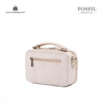 کیف رودوشی زنانه کد TB-6146 برند فسیل رنگ کرم از پشت ( fossil tb-6146 )