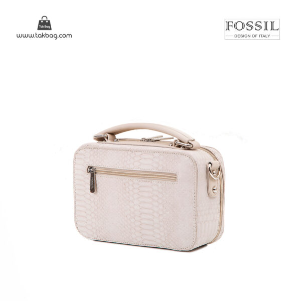 کیف رودوشی زنانه کد TB-6146 برند فسیل رنگ کرم از پشت ( fossil tb-6146 )