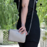 کیف رودوشی زنانه کد RM-2210 برند ماندیرو رنگ طوسی مدل ( mandiro RM-2210 )