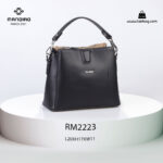 کیف رودوشی زنانه کد RM-2223 برند ماندیرو رنگ مشکی از جلو ( mandiro RM-2223 )