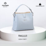 کیف رودوشی زنانه کد RM-2223 برند ماندیرو رنگ آبی از جلو ( mandiro RM-2223 )