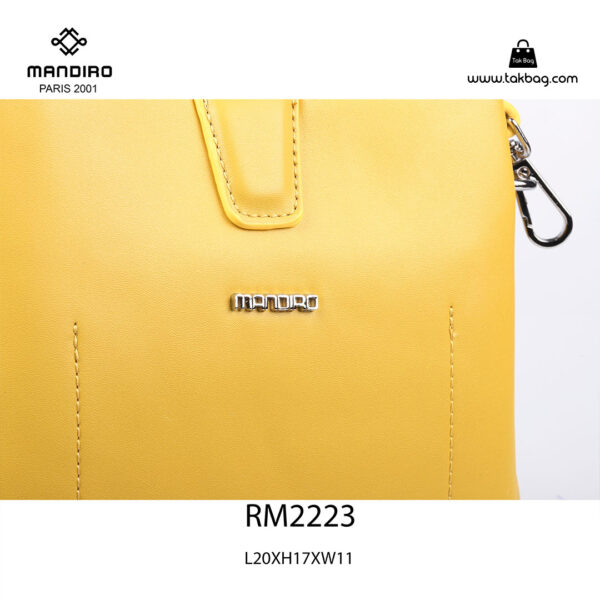 کیف رودوشی زنانه کد RM-2223 برند ماندیرو رنگ خردلی از نزدیک( mandiro RM-2223 )