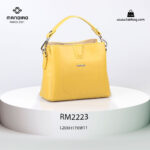 کیف رودوشی زنانه کد RM-2223 برند ماندیرو رنگ خردلی از جلو ( mandiro RM-2223 )