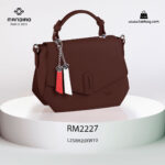 کیف رودوشی زنانه کد RM-2227 برند ماندیرو رنگ کافی از جلو ( mandiro RM-2227 )