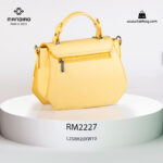 کیف رودوشی زنانه کد RM-2227 برند ماندیرو رنگ زرد از عقب ( mandiro RM-2227 )
