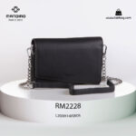 کیف رودوشی زنانه کد RM-2228 برند ماندیرو رنگ مشکی از جلو ( mandiro RM-2228 )