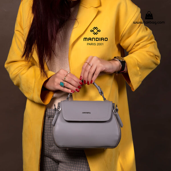 کیف رودوشی زنانه کد RM-2222 برند ماندیرو رنگ طوسی با مدل ( mandiro RM-2222 )