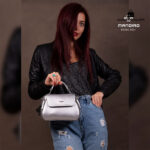 کیف رودوشی زنانه کد RM-2222 برند ماندیرو رنگ نقره ای با مدل ( mandiro RM-2222 )