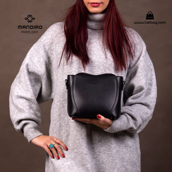 کیف رودوشی زنانه کد RM-2226 برند ماندیرو رنگ مشکی با مدل ( mandiro RM-2226 )