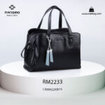 کیف دستی زنانه کد RM-2233 برند ماندیرو رنگ مشکی از جلو ( mandiro RM-2233 )