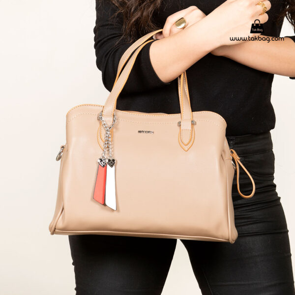 کیف دستی زنانه کد RM-2233 برند ماندیرو رنگ کافی با مدل ( mandiro RM-2233 )
