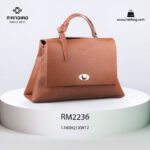 کیف رودوشی زنانه کد RM-2236 برند ماندیرو رنگ قهوه ای از جلو ( mandiro RM-2236 )