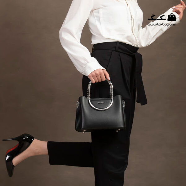 کیف رودوشی زنانه کد RM-2217 برند ماندیرو رنگ مشکی با مدل ( mandiro RM-2217 )