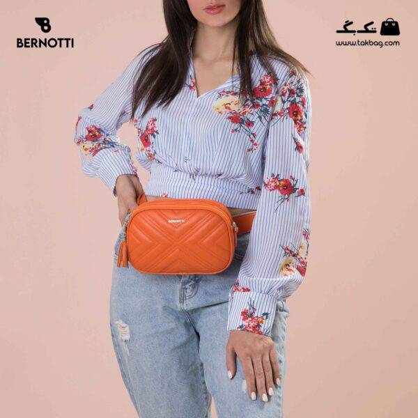 کیف کراس بادی کد TB-6426 برند برنوتی رنگ نارنجی از جلو محصول با مدل ( Bernotti tb-6426 )